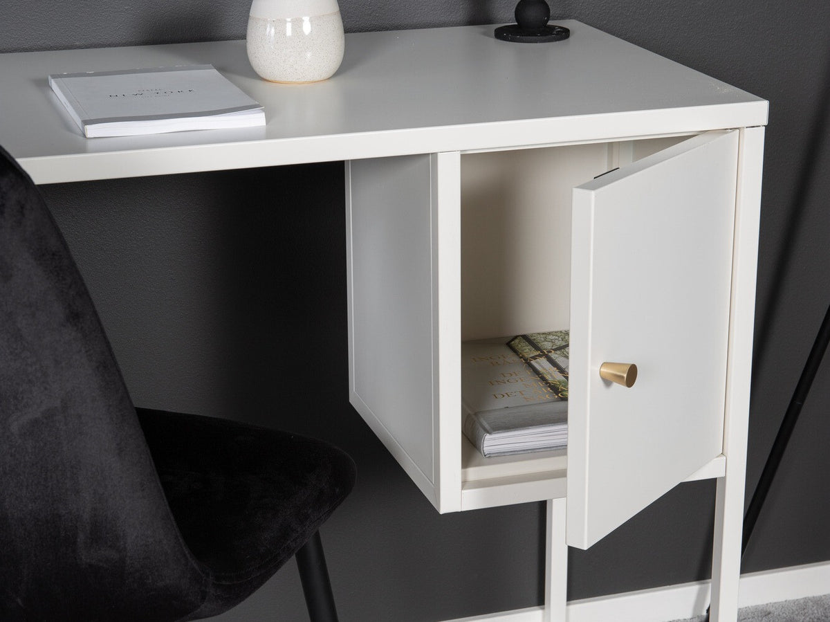 Desk 243479