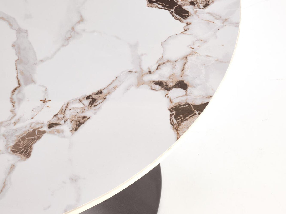 Coffee table 558672