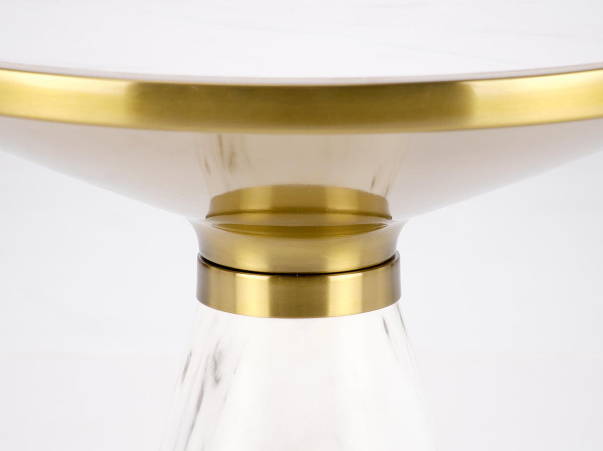 Coffee table 558761