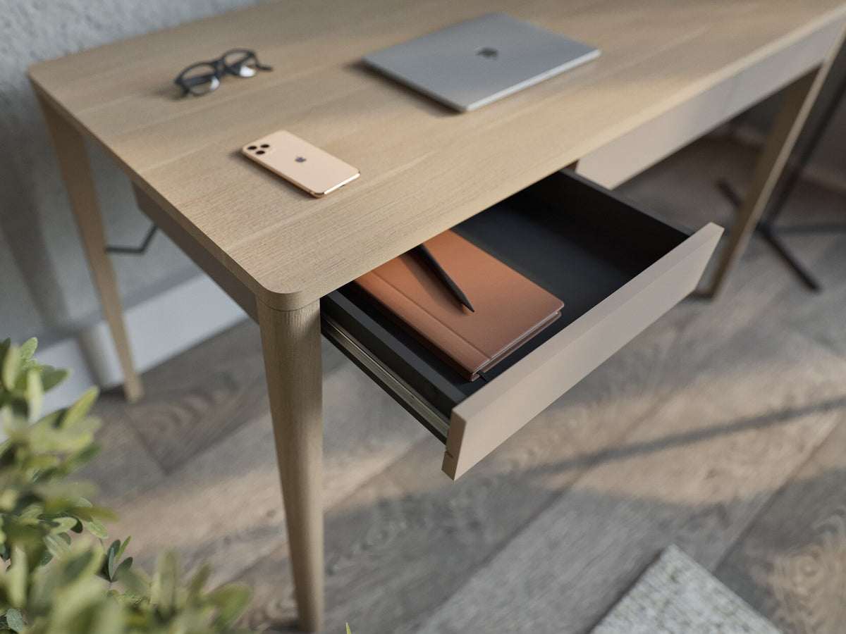 Desk 565398