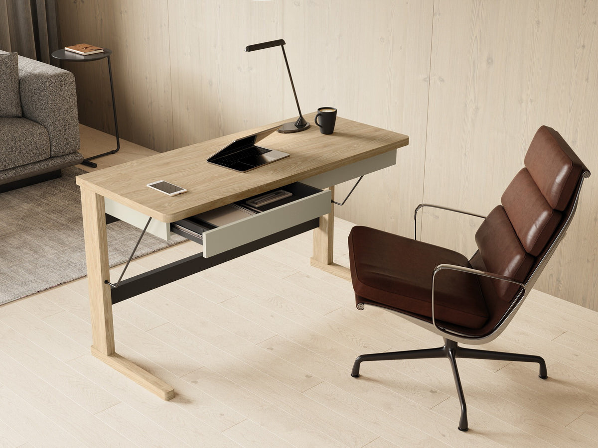 Desk 576658