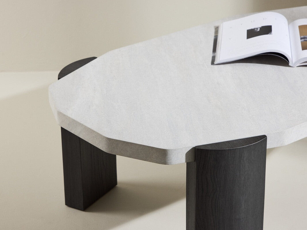 Coffee table 586419