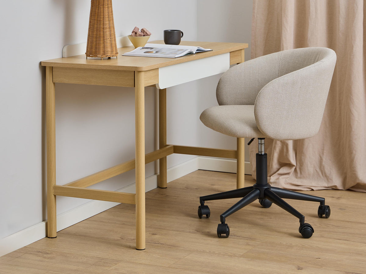 Desk 617605