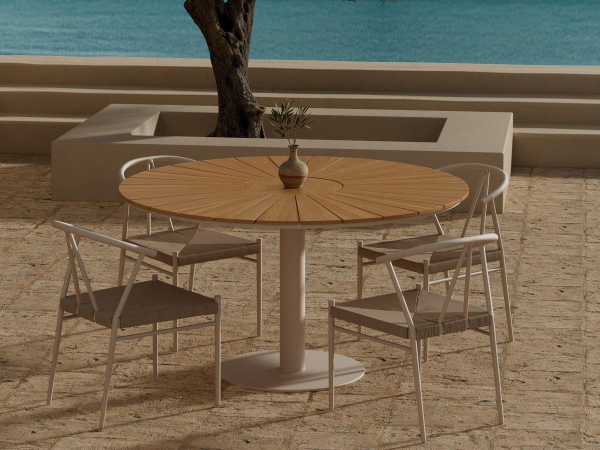 Table and chairs set 639922