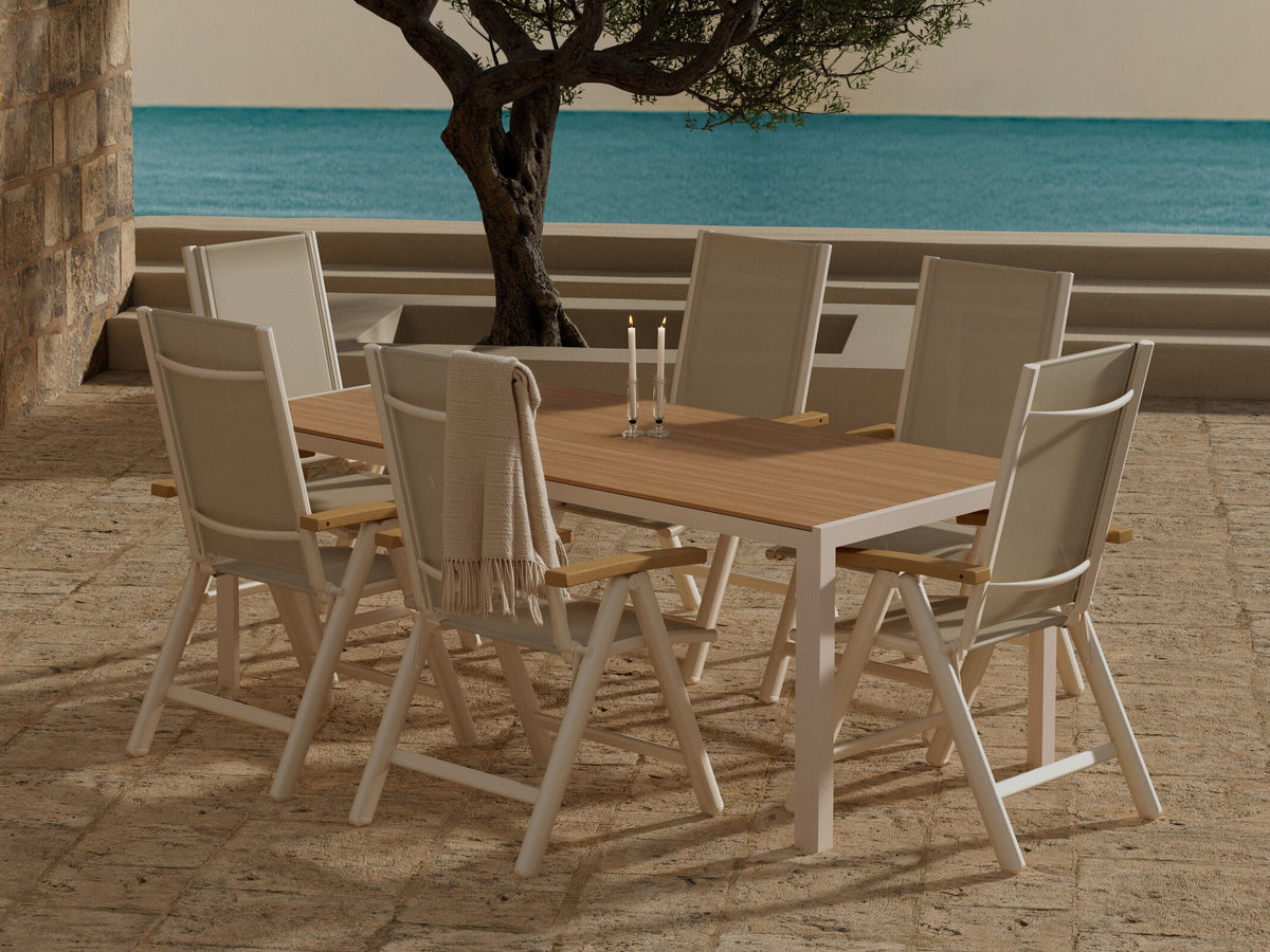 Table and chairs set 642390