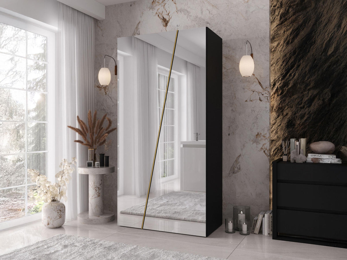 Wardrobe 670574