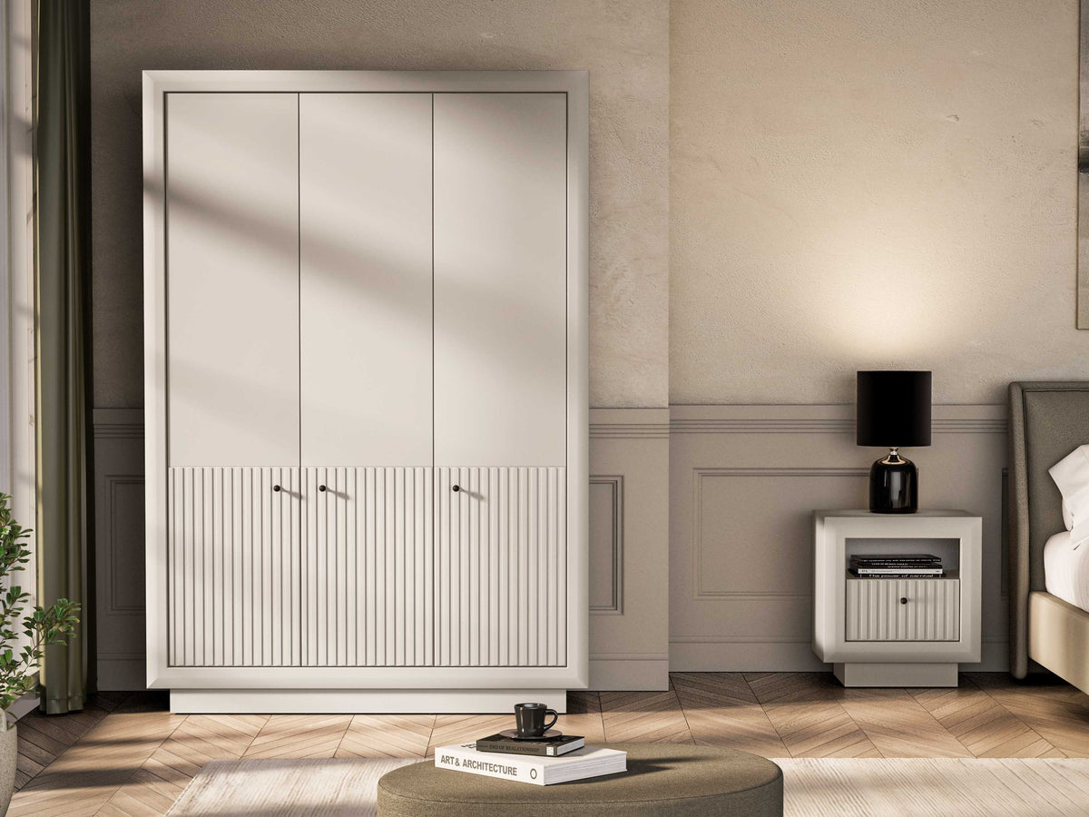 Wardrobe 673860