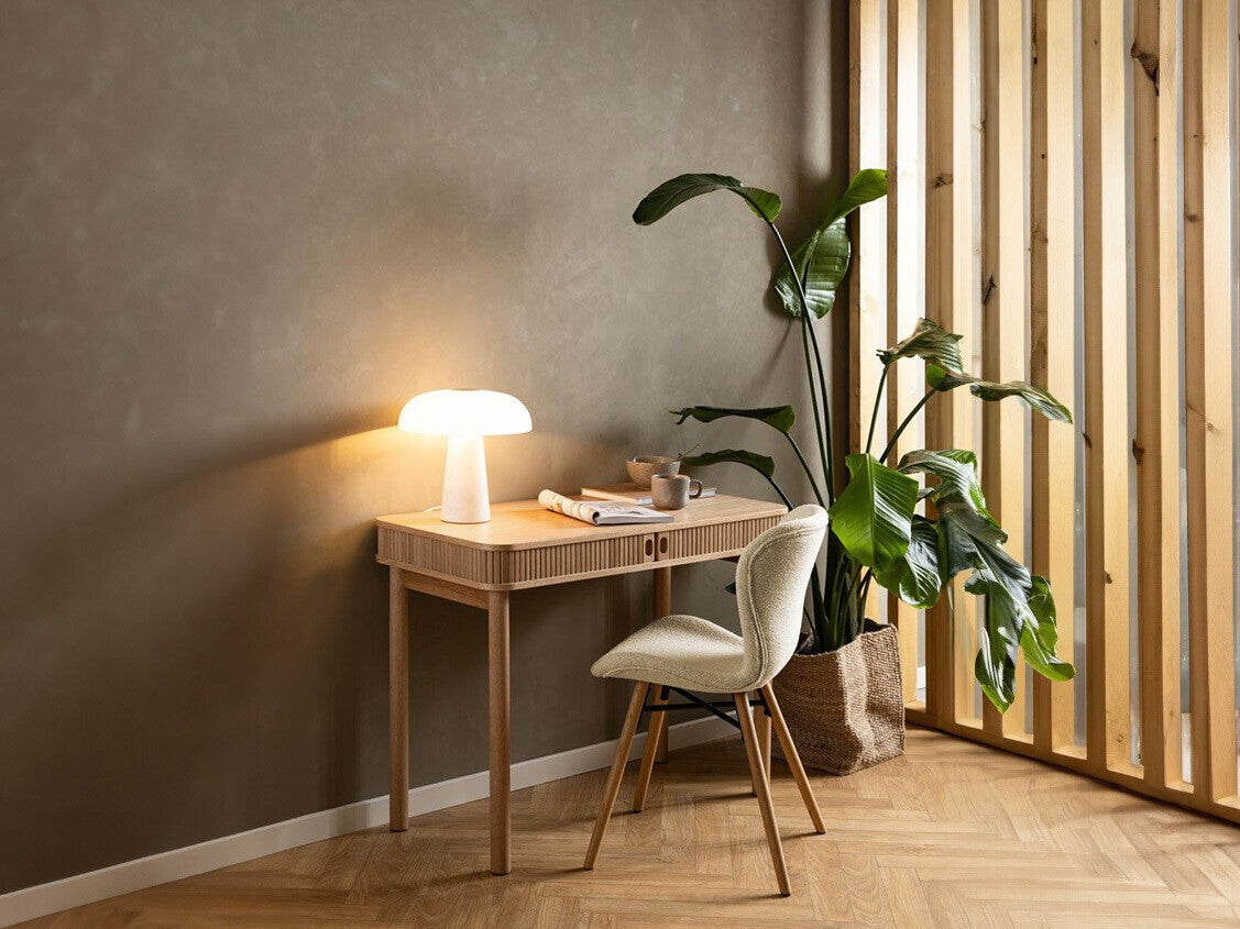 Desk 542828
