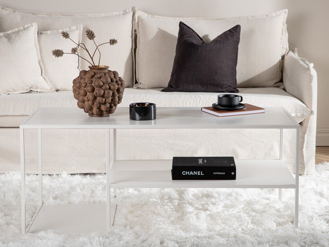 Coffee table 472709