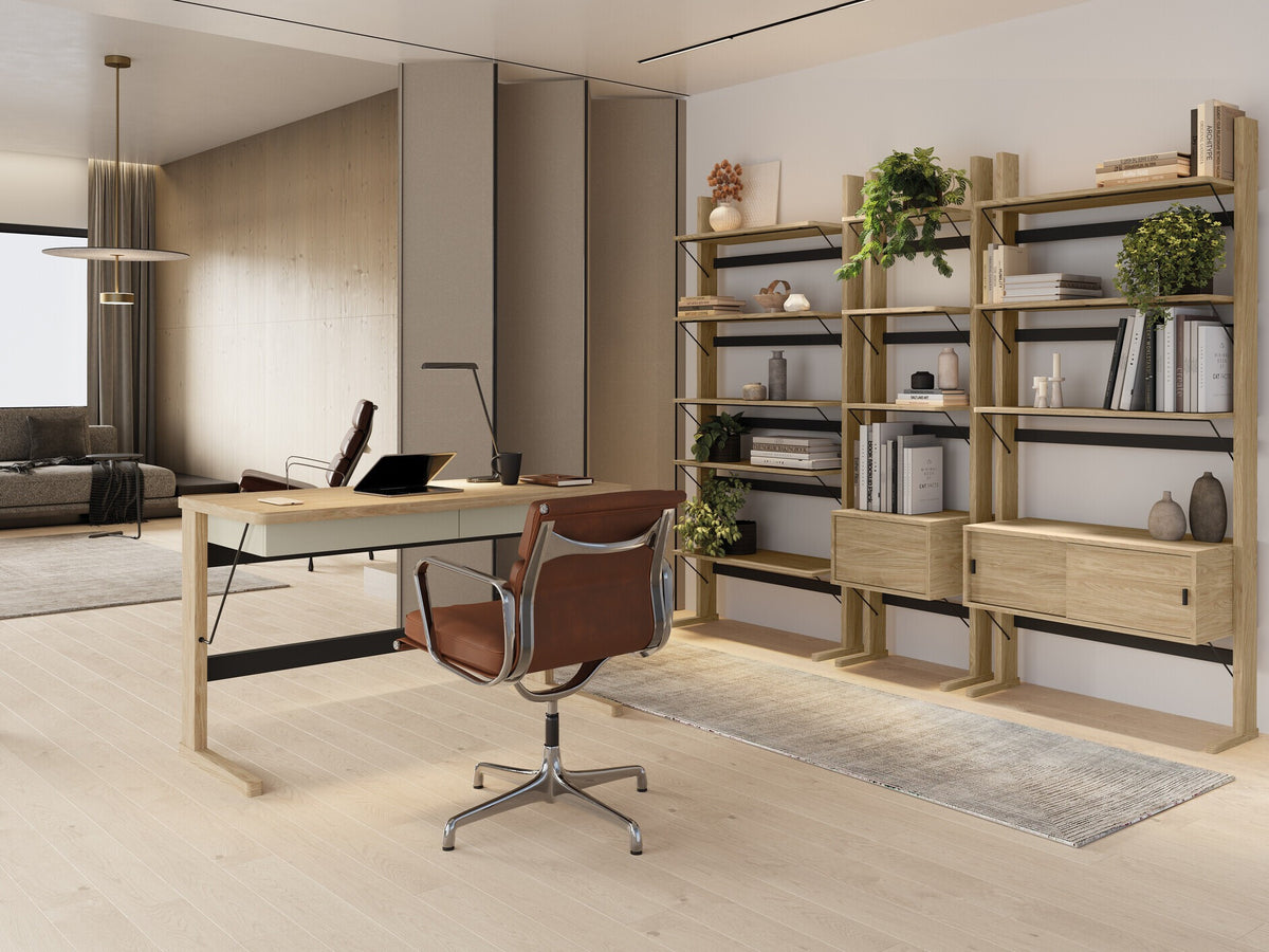 Desk 576658