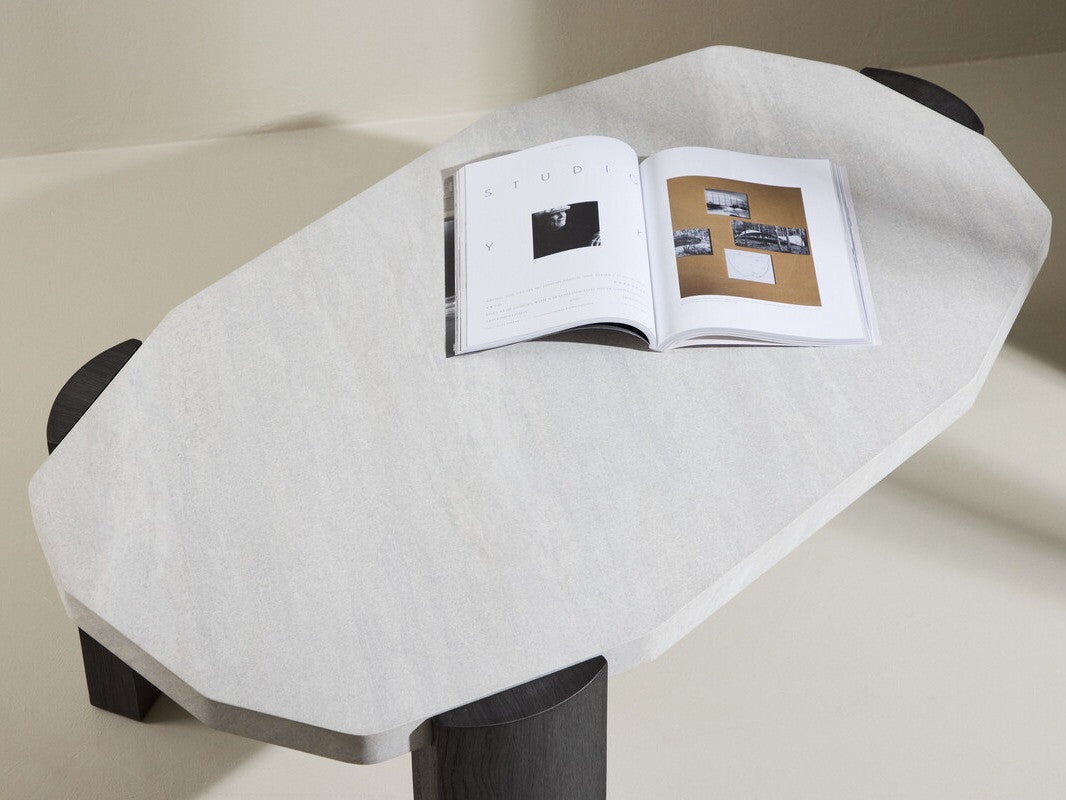 Coffee table 586419