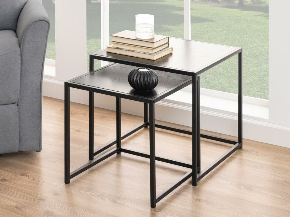 Nest of coffee tables 586655