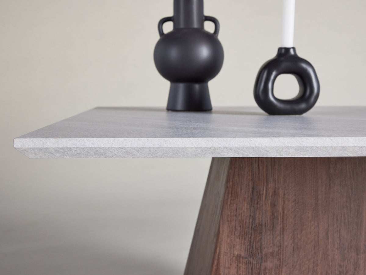 Coffee table 598308