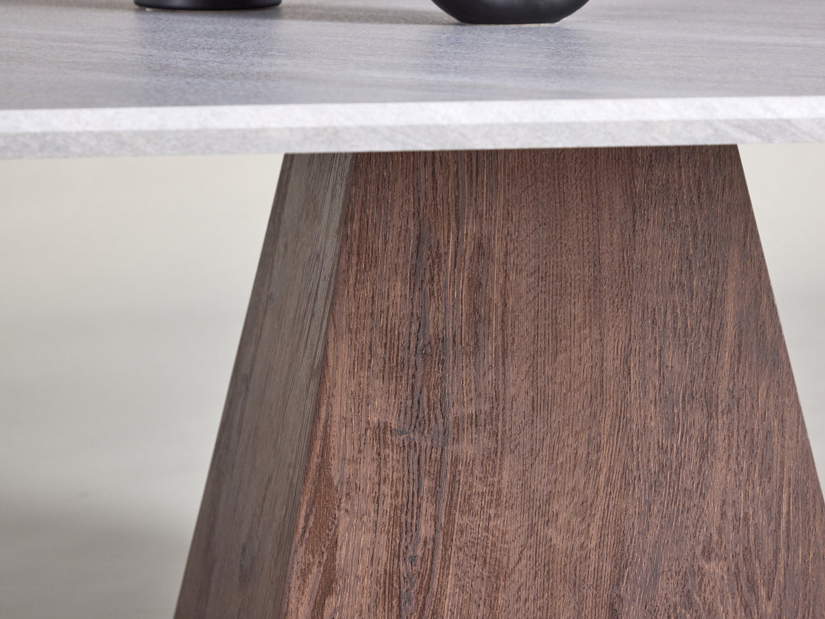 Coffee table 598308