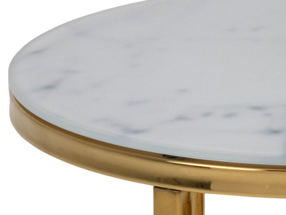 Nest of side tables 618482