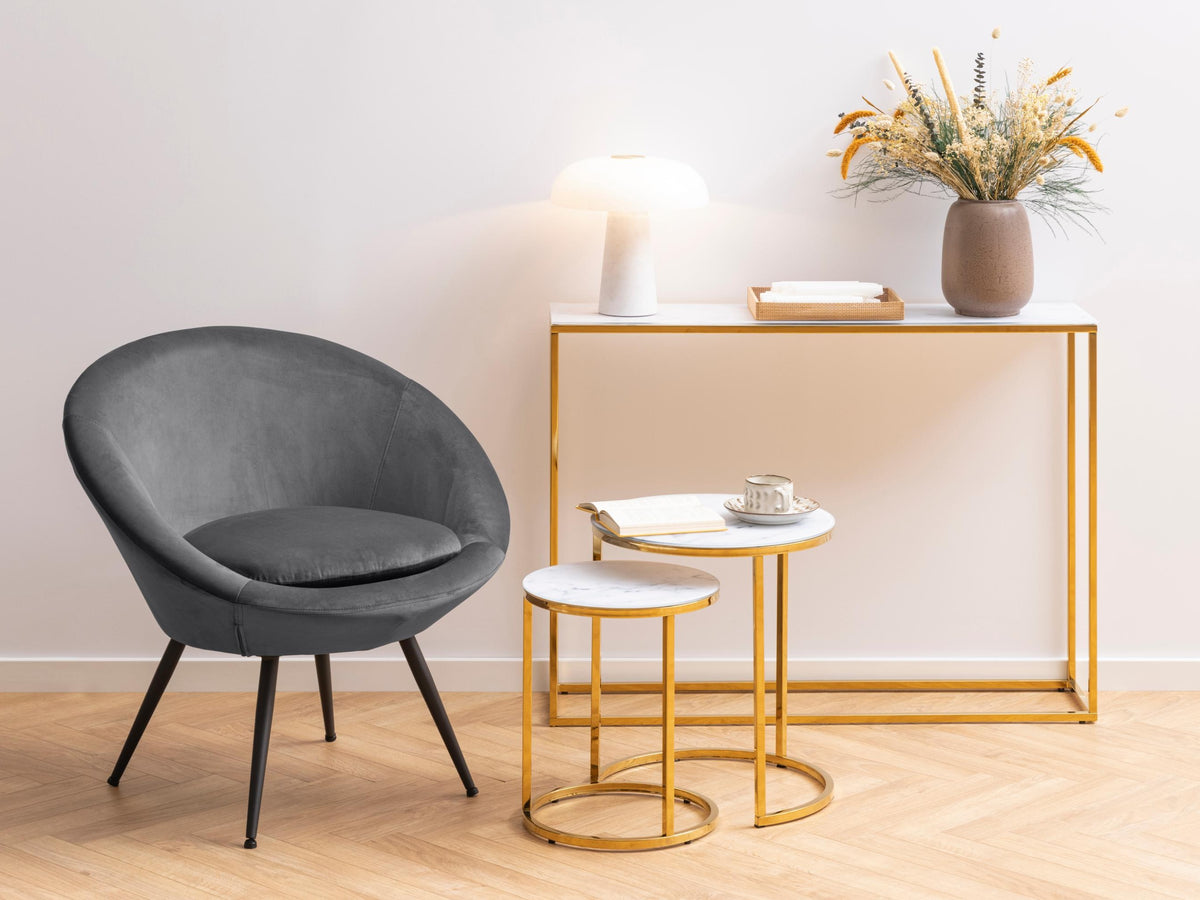 Nest of side tables 618482