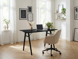 Desk 625530