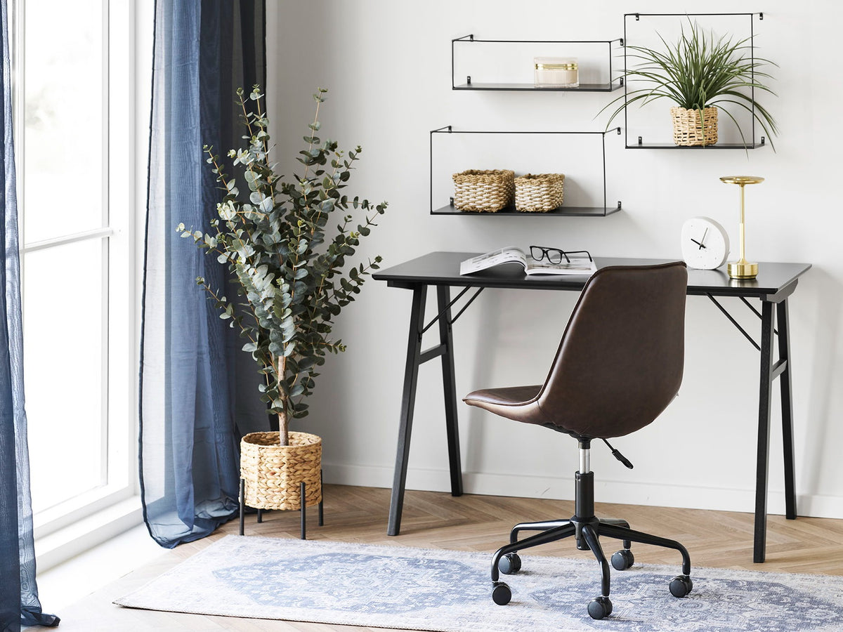 Desk 625530