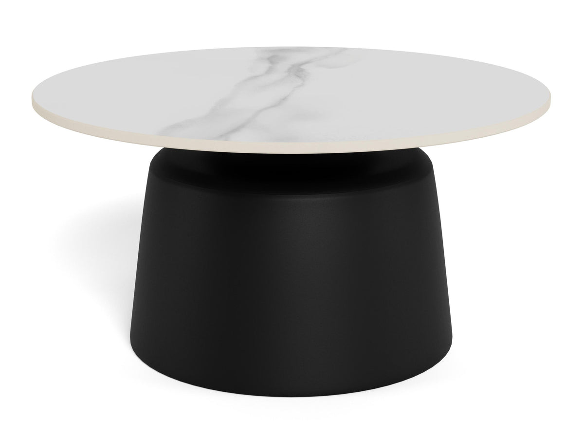 Coffee table 639570