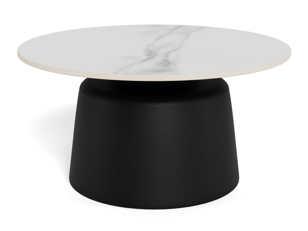 Coffee table 639570