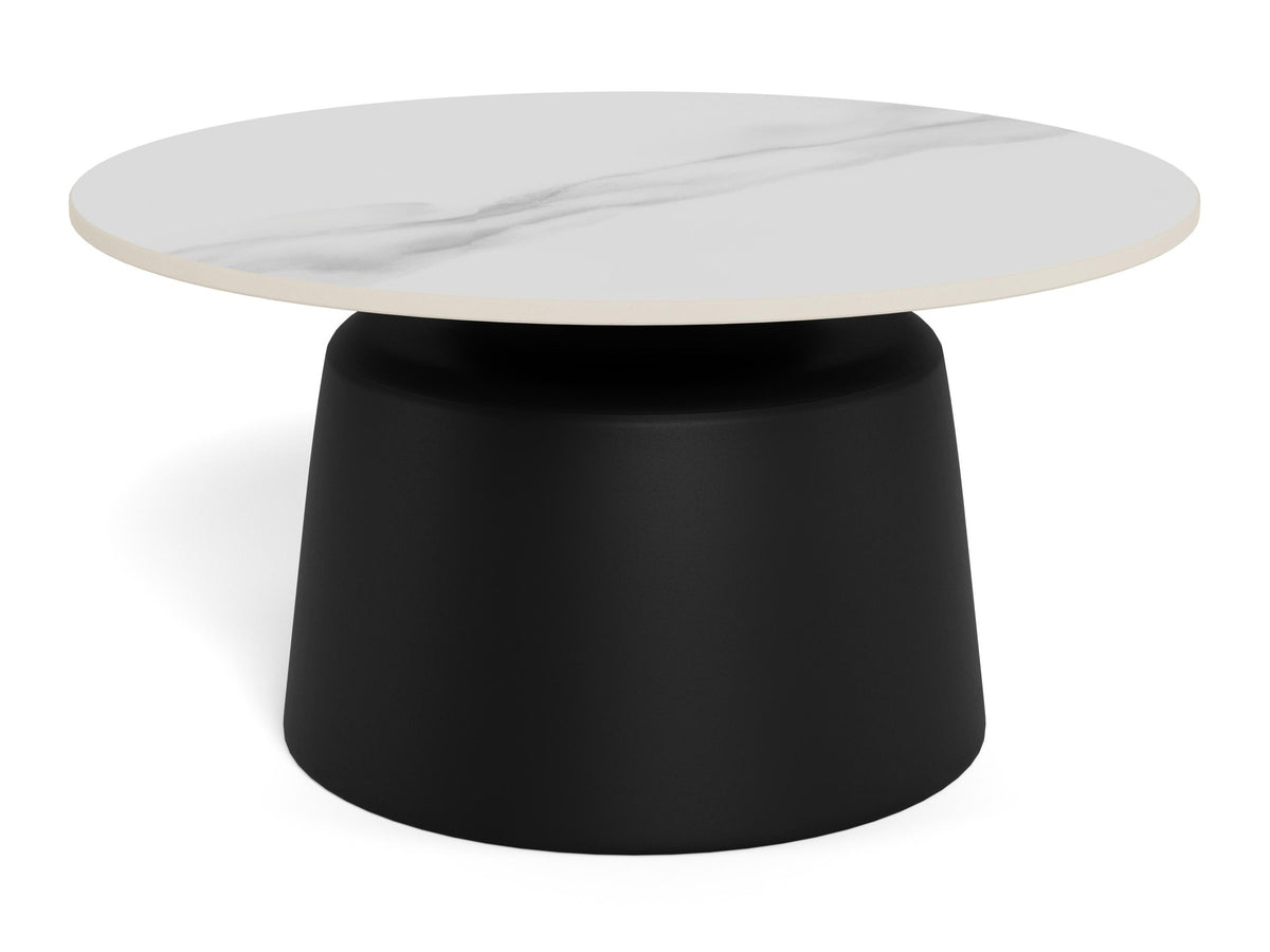 Coffee table 639570