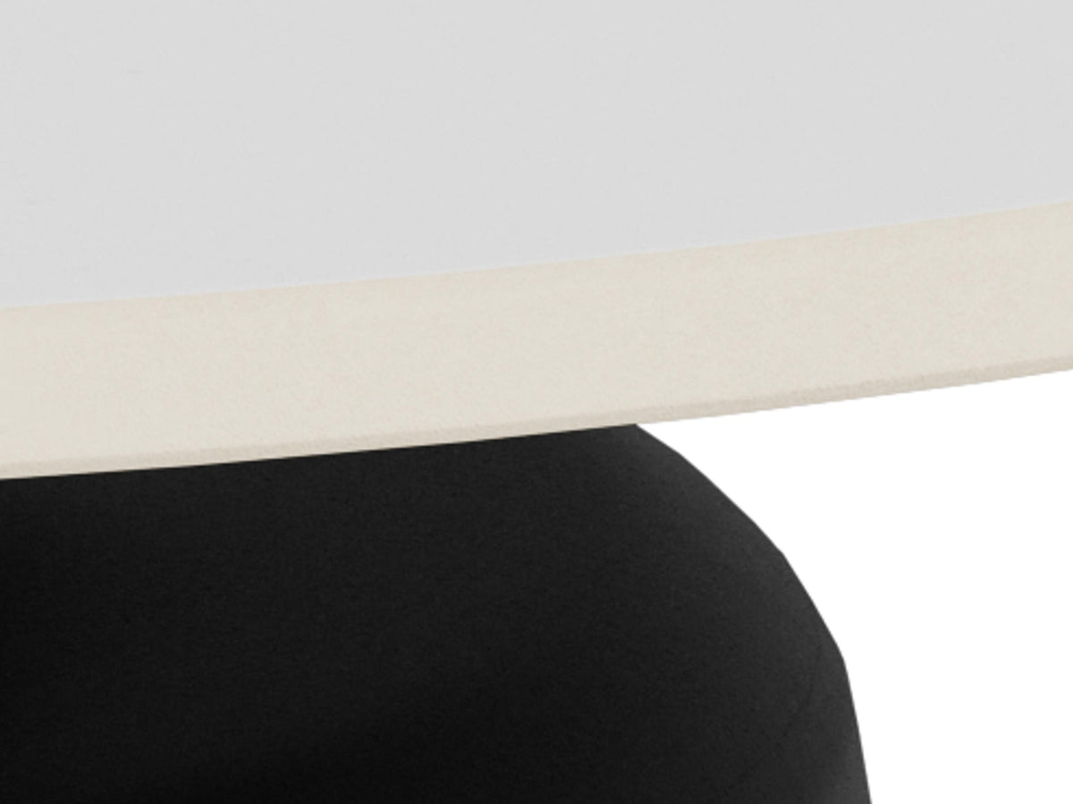 Coffee table 639570