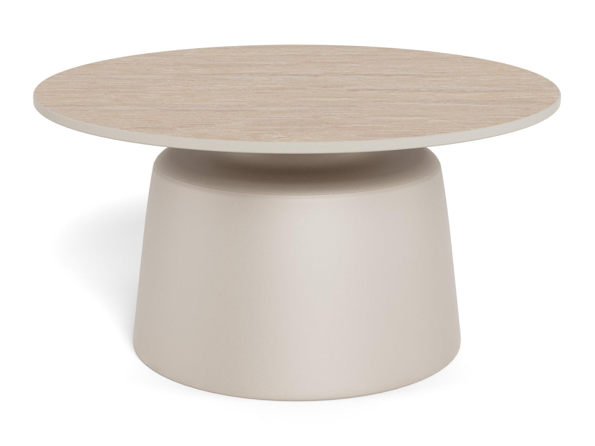 Coffee table 639570