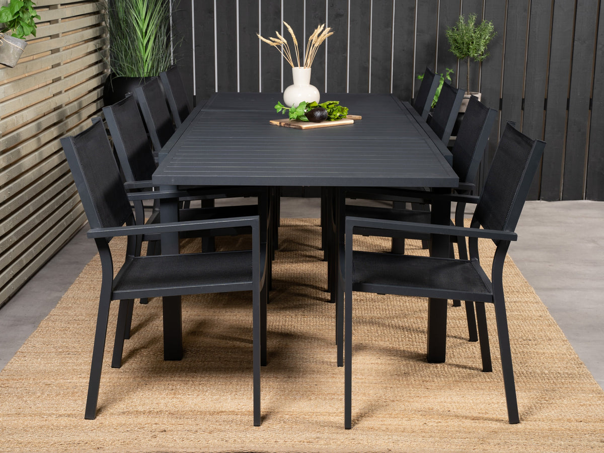 Table and chairs set 640172