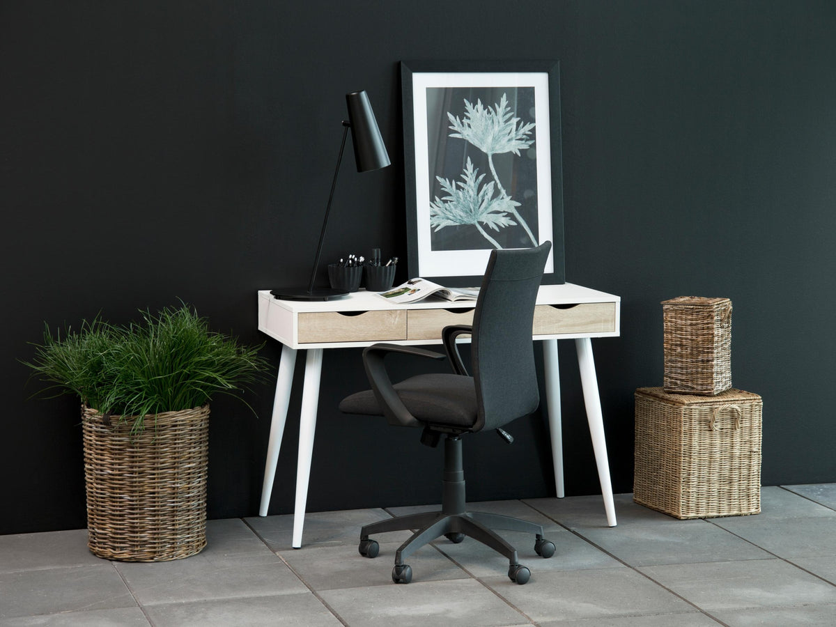 Desk 47799