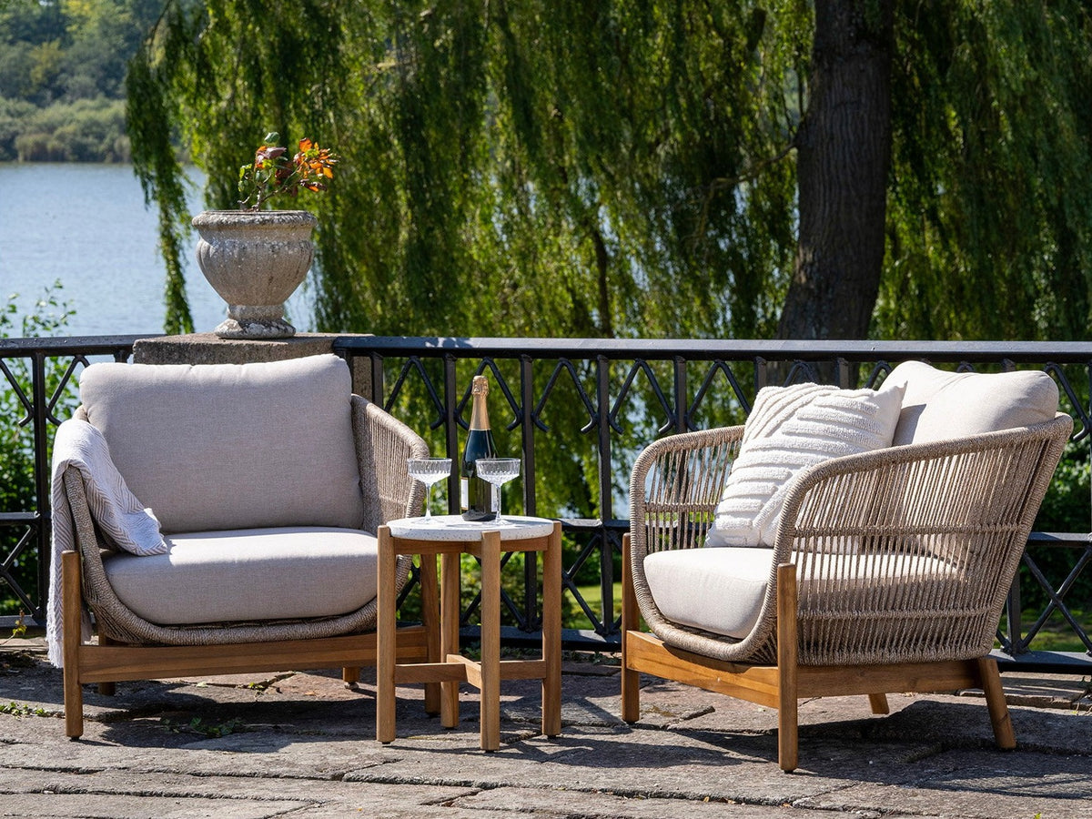 Outdoor coffee table 642388
