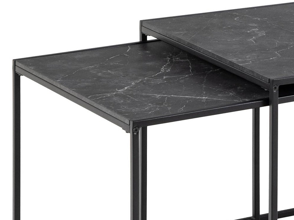 Nest of coffee tables 413833