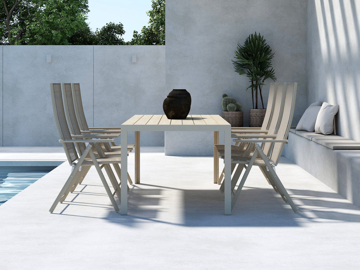 Table and chairs set 646735