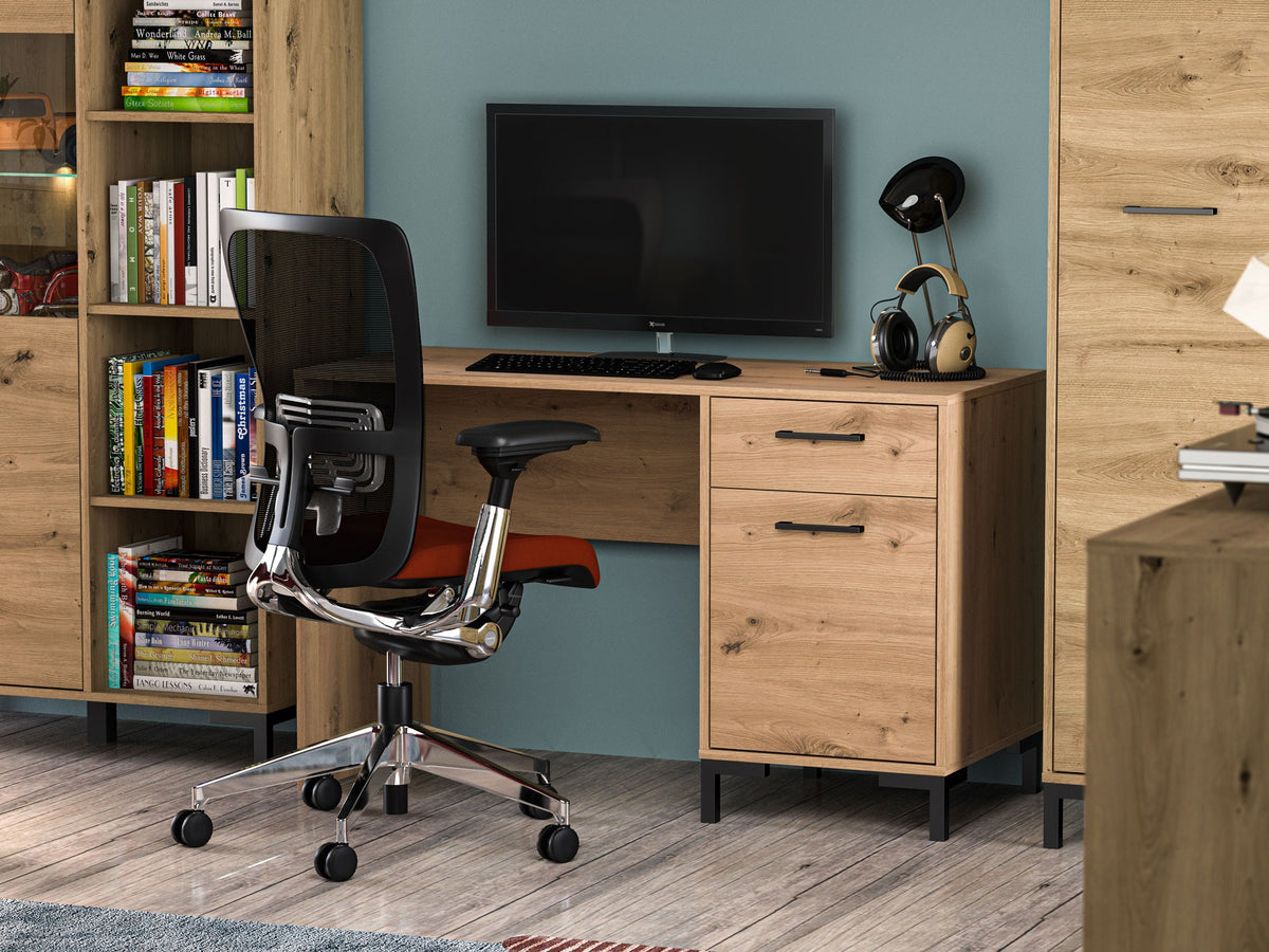 Desk 569344