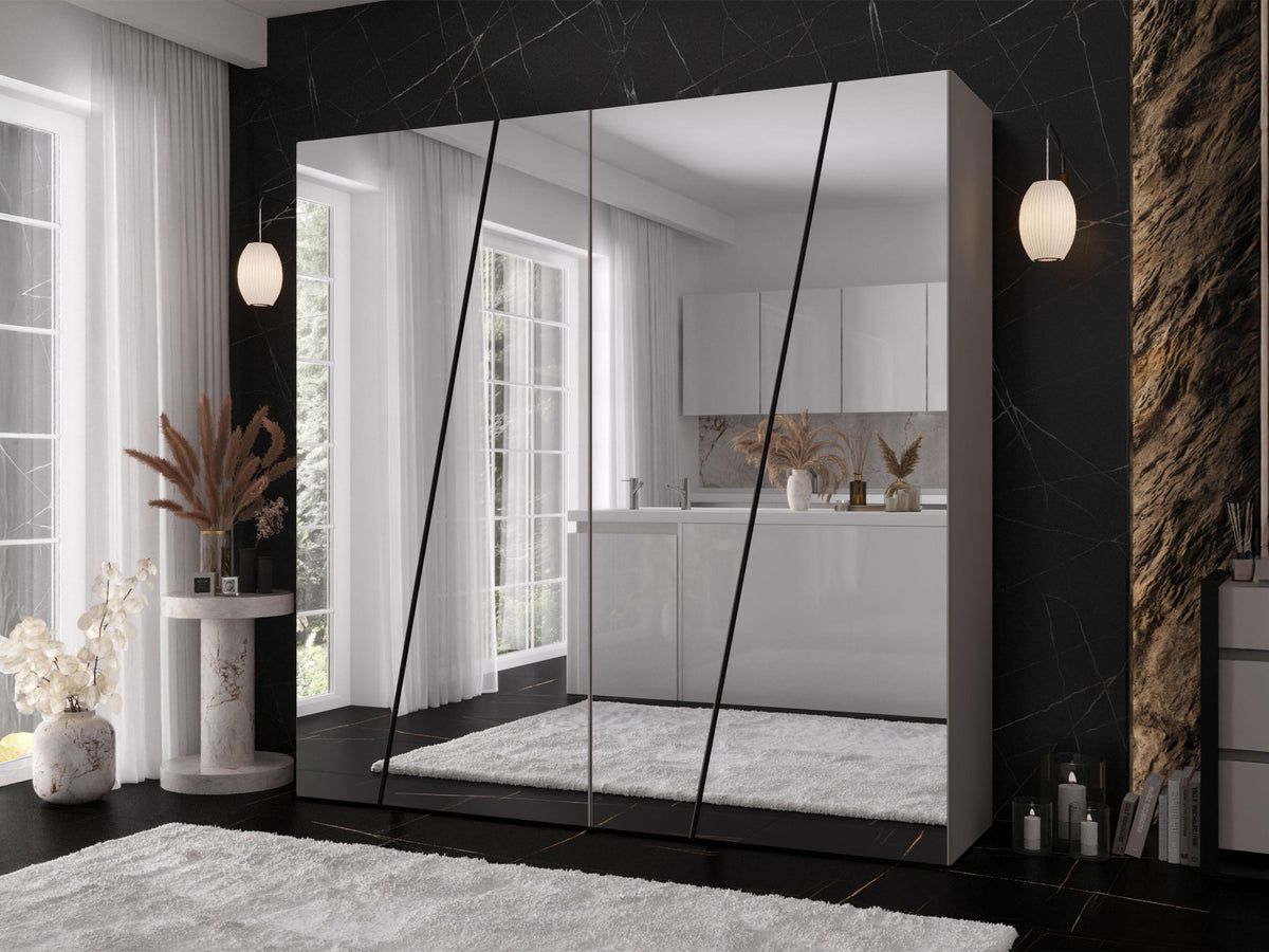 Wardrobe 670760