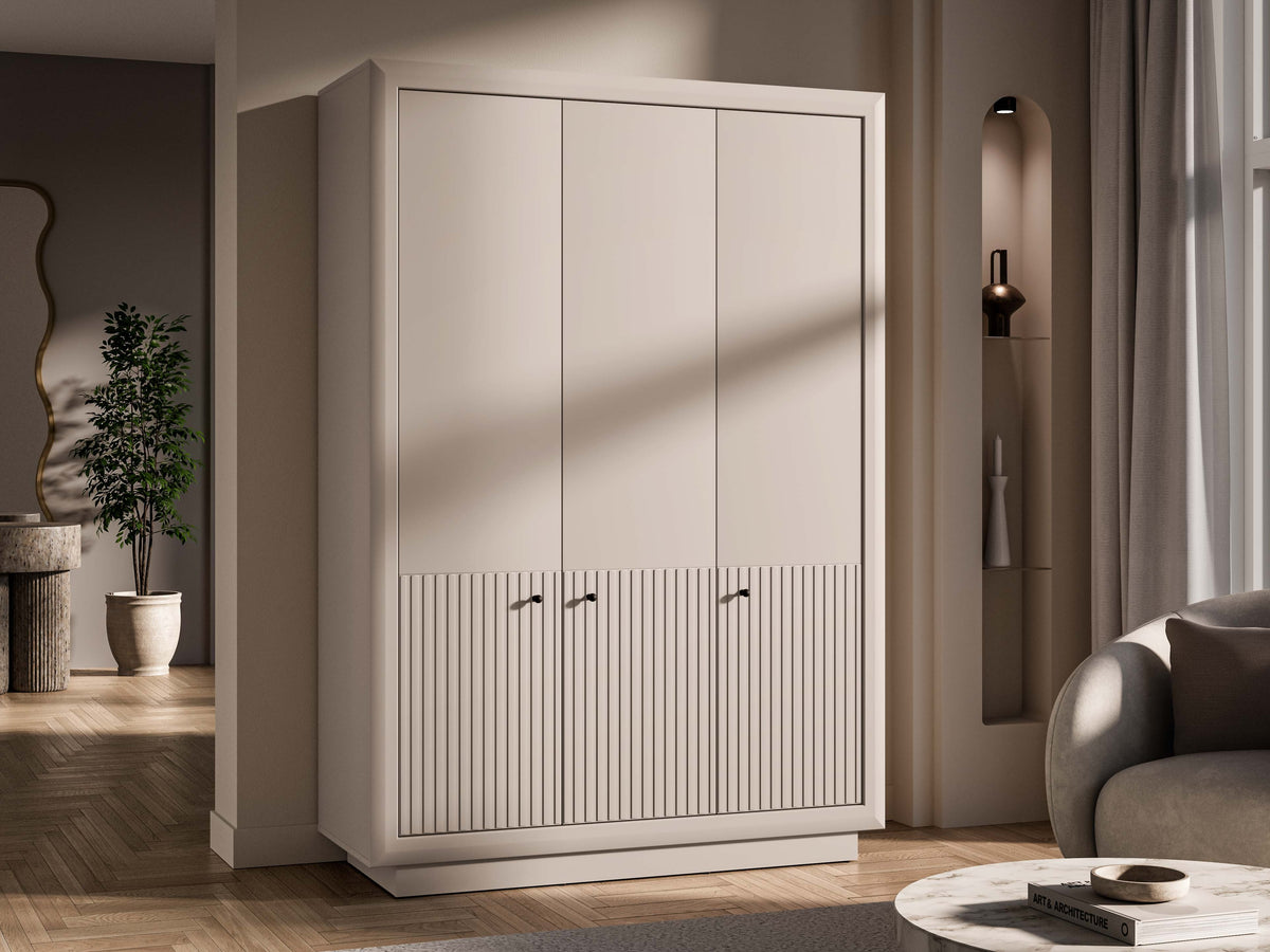 Wardrobe 673860