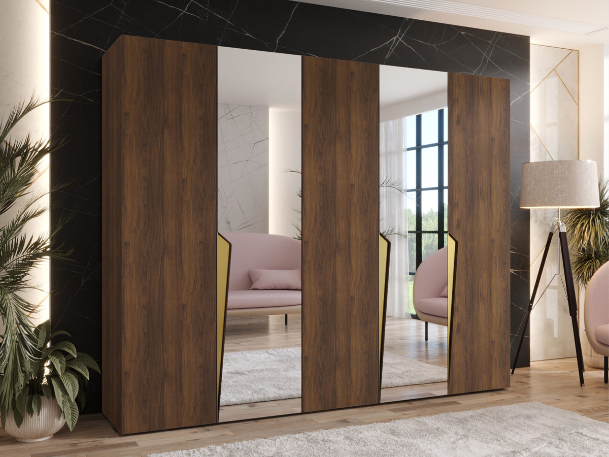 Wardrobe 647319