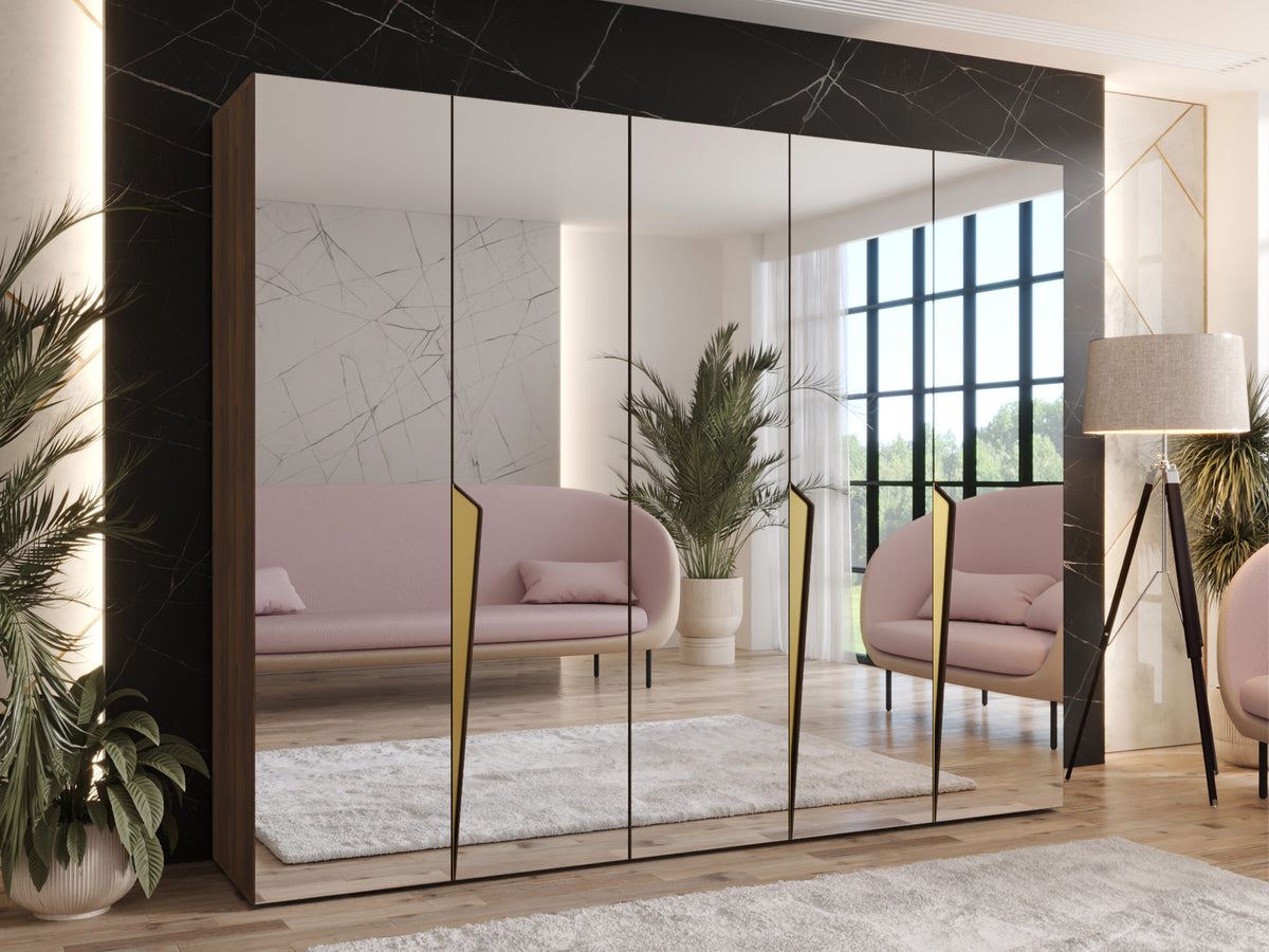 Wardrobe 647381