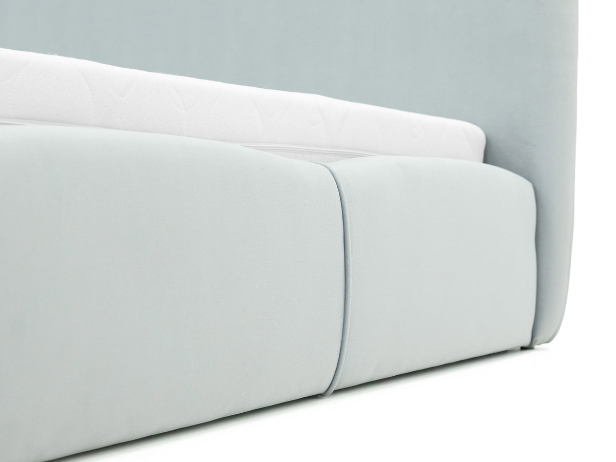 Bed 682796